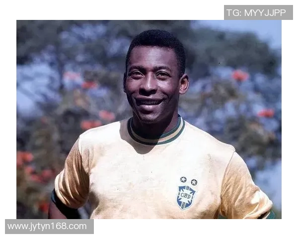 古代足球巨星的传奇与荣耀排行榜揭示了历史上的足球明星风采 古代足球巨星的传奇与荣耀排行榜揭示了历史上的足球明星风采