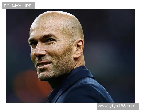 足球明星人物挑战视频展现运动激情与幽默瞬间的精彩合集