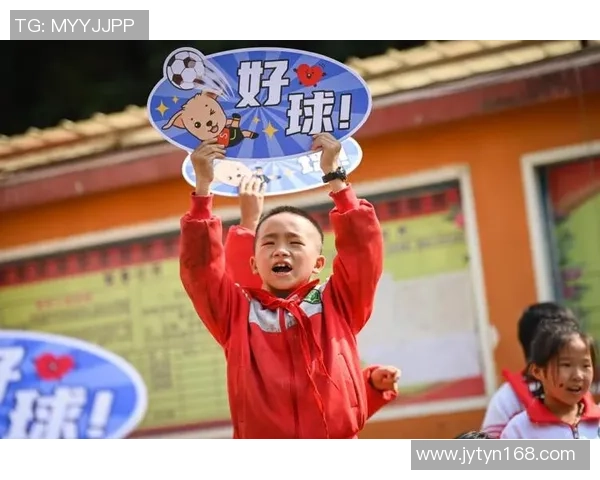 小粉丝勇敢追梦足球明星亲密互动的感人故事 小粉丝勇敢追梦足球明星亲密互动的感人故事